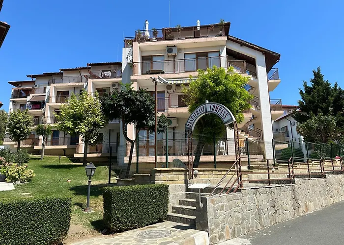 Apartament Complex Compass *